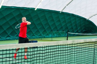 profesyonel tenis oyuncusu. 