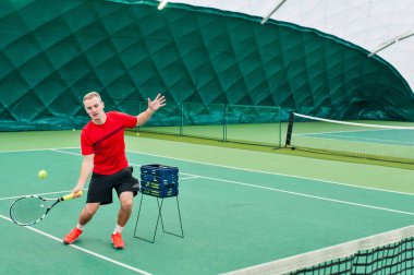 Profesyonel tenis antrenörü