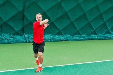 profesyonel tenis oyuncusu. 