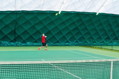 profesyonel tenis oyuncusu. 