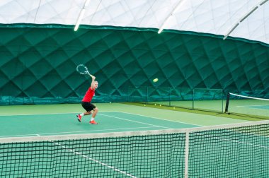 profesyonel tenis oyuncusu. 