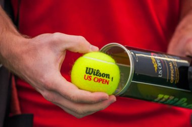 Yeni tenis topları closeup Wilson bize açık