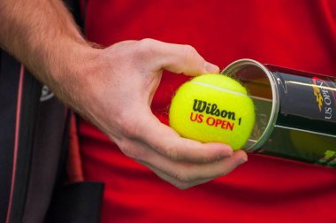 Yeni tenis topları closeup Wilson bize açık