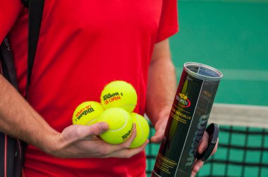 Yeni tenis topları closeup Wilson bize açık