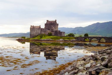 İskoçya 'daki Eilean Donan Kalesi.