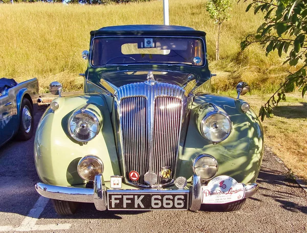 Old historical car — Stock Photo, Image