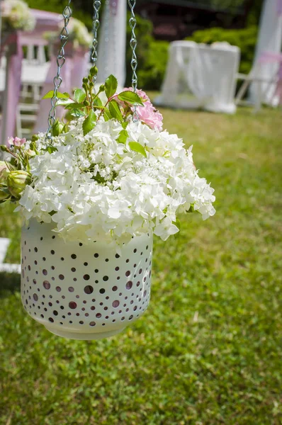 Bouquet da sposa con rose — Foto Stock