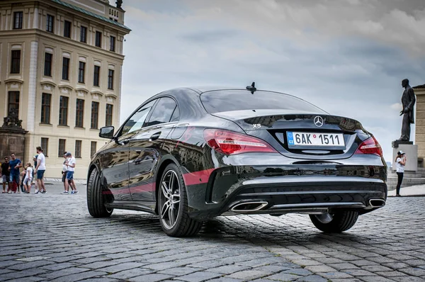 Nahaufnahme von mercedes benz cla — Stockfoto