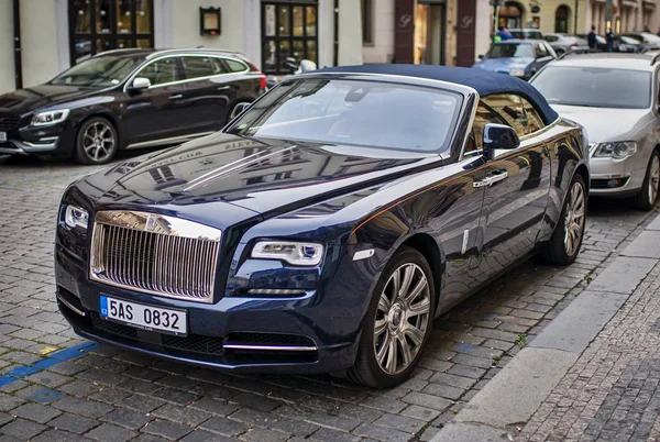 Rolls Royce araba sokak