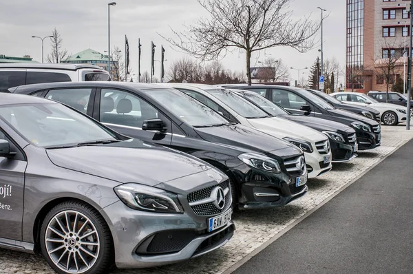 Prague República Checa 2018 Novos Carros Luxo Mercedes Benz Estacionamento — Fotografia de Stock