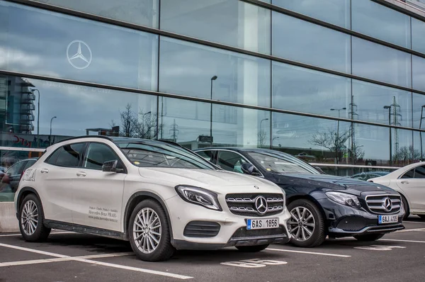 Prague República Checa 2018 Novos Carros Luxo Mercedes Benz Estacionamento — Fotografia de Stock