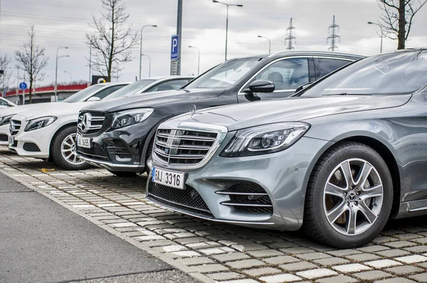 Praga Repubblica Ceca 2018 Nuove Auto Lusso Parcheggio Mercedes Benz — Foto Stock