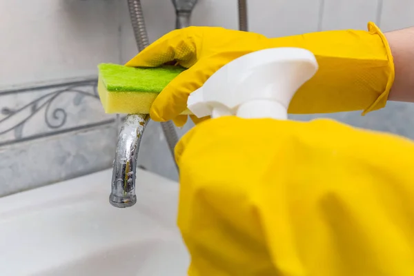 Cleaning Bathroom Sponge Spray — Stock Photo, Image