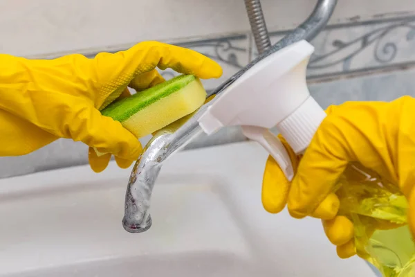 Cleaning Mixer Bathroom Sprayer Sponge — Stock Photo, Image