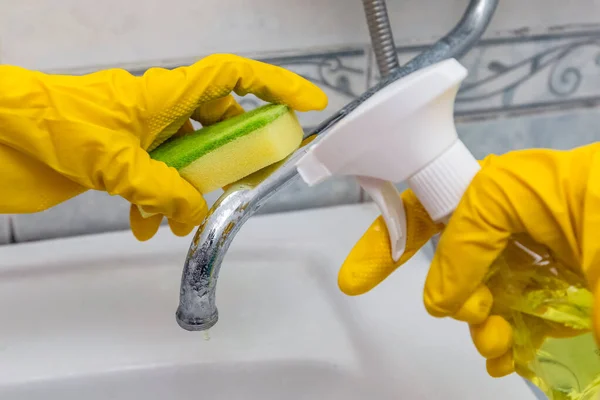 Cleaning Mixer Bathroom Sprayer Sponge — Stock Photo, Image