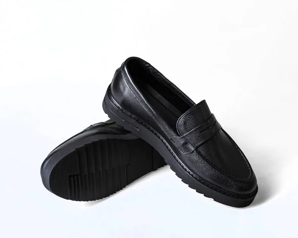 Δερμάτινο Μαύρο Αρσενικό Παπούτσια Άσπρο Φόντο — Φωτογραφία Αρχείου