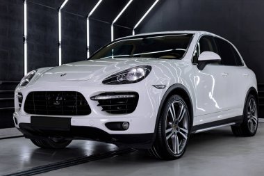Garajda Porsche Cayenne var..