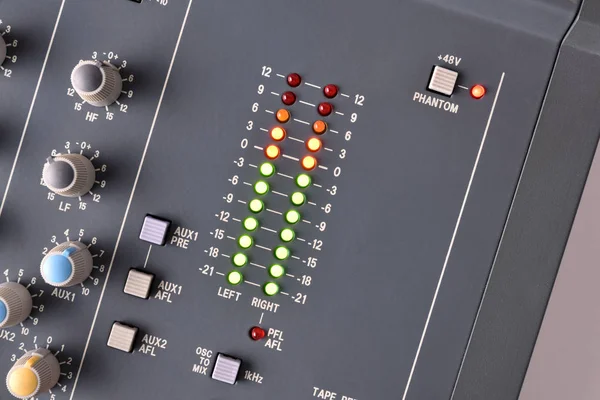 Close up digital vu-meter sound mixer vista superior — Fotografia de Stock