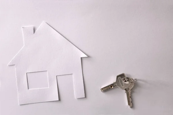 Concepto de casa en papel con llaves superior — Foto de Stock