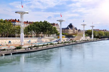 Belediye yüzme havuzları rhone Nehri üzerinde bir Lyon Fransa
