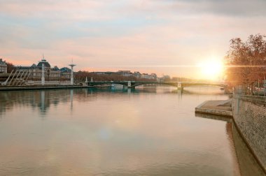 Görünümü, gün batımı Lyon Rhone Nehri'nin Fransa