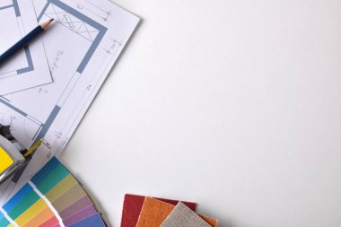 Dekoratör tezgah arka planı ve araçlar top ile
