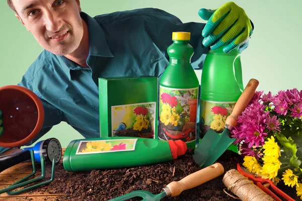Ticari gösteren şişe ve kapları bahçe ürünleri — Stok fotoğraf