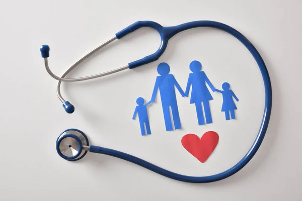 Aile Hekimliği ostetoscope ve kağıt kesim ile kavramı