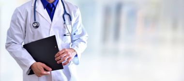 Siyah Pano yarım vücut konsepti ile beyaz genel doktor