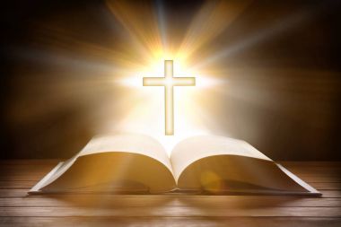 Şekilli kolye ahşap çıtalı tablo ön çapraz İncil ile