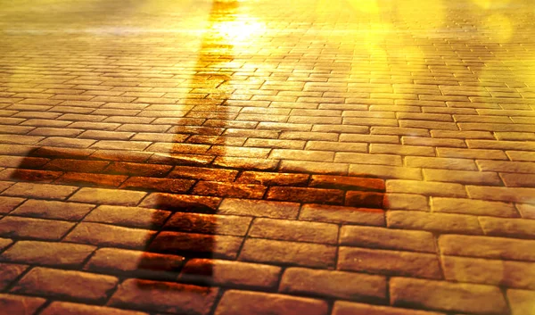Caminho da salvação com sombra da cruz sobre lajes — Fotografia de Stock