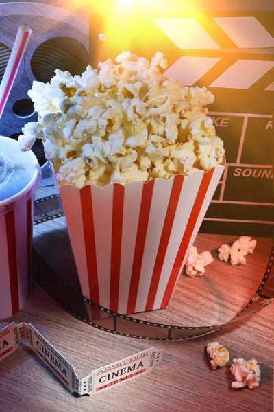 Utrustning Och Delar Cinema Trä Bord Och Bakgrunden Film Begreppet — Stockfoto