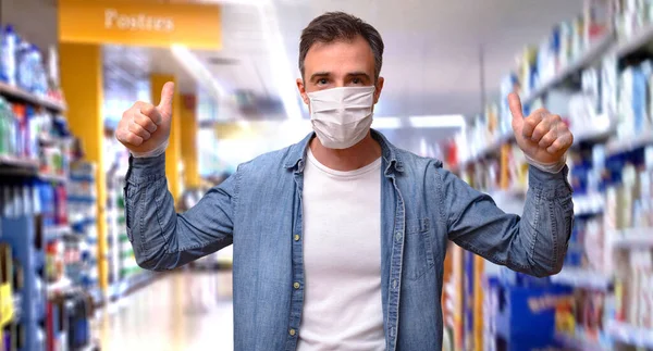 Hombre Protegido Con Máscara Guantes Con Las Manos Con Gesto — Foto de Stock