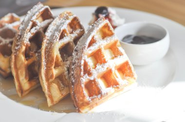 Krema şekerli waffle 