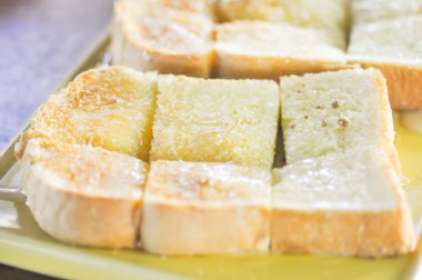 tereyağı tepesi ile tost