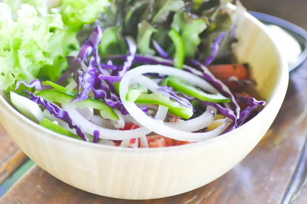 Gemüsesalat oder gemischter Salat — Stockfoto