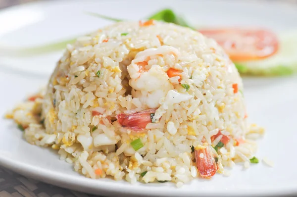 Arroz frito con camarones, comida tailandesa —  Fotos de Stock