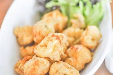 kalamar veya kızarmış kalamar