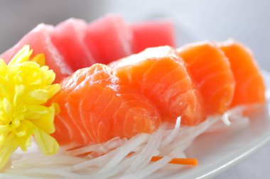 sashimi, çiğ balık veya Japon tarzı ham ton balığı