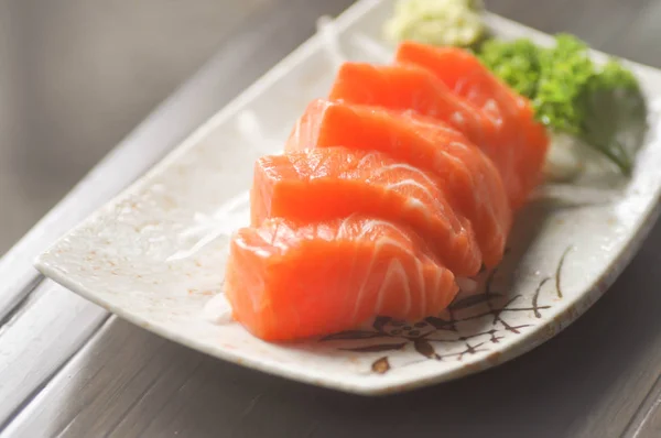 Sashimi, prato de salmão cru (comida japonesa ) — Fotografia de Stock