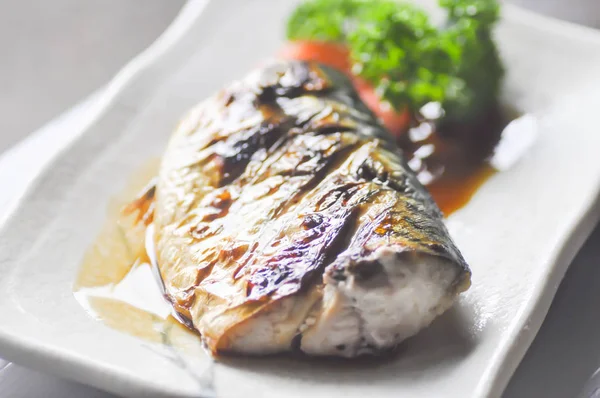 Saba shoyu yaki, makrela z grilla (Japoński żywności) — Zdjęcie stockowe