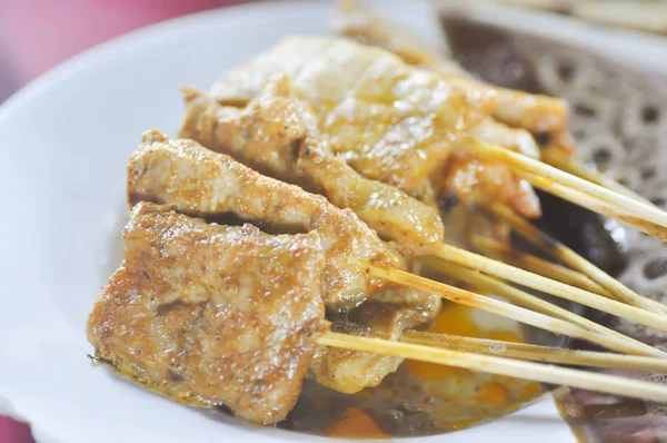 Bakad strängade kött, nötkött satay (Indonesien mat) — Stockfoto