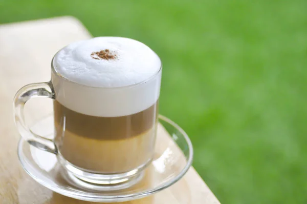 Cappuccino quente ou café quente — Fotografia de Stock