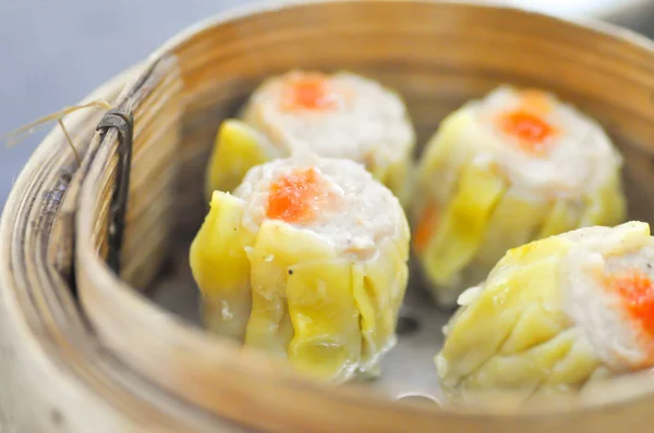 Chiński parze Knedle lub przekąski dim sum — Zdjęcie stockowe