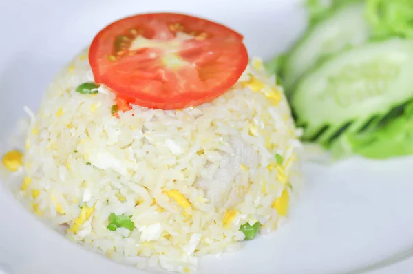 卵、豚肉と野菜を炒めご飯 — ストック写真