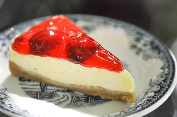 Strawberry cheesecake or strawberry cheese tart — Stock Photo, Image