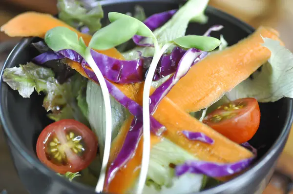 Salade de légumes mélangés — Photo