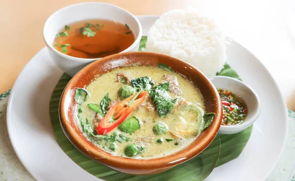 Yeşil köri sığır eti veya sığır eti çorba (Tay gıda)