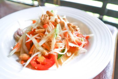 Papaya salatası veya Som Tan Tay gıda