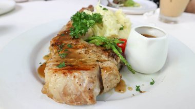 domuz pirzolası veya ızgara domuz